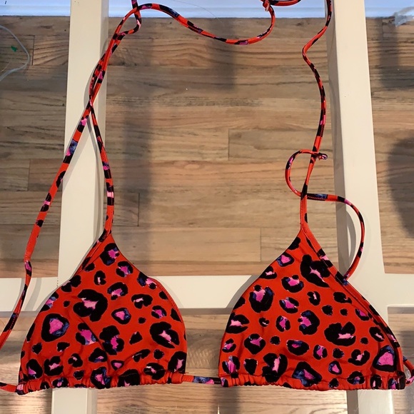 Victoria’s Secret triangle bikini top - Picture 2 of 3